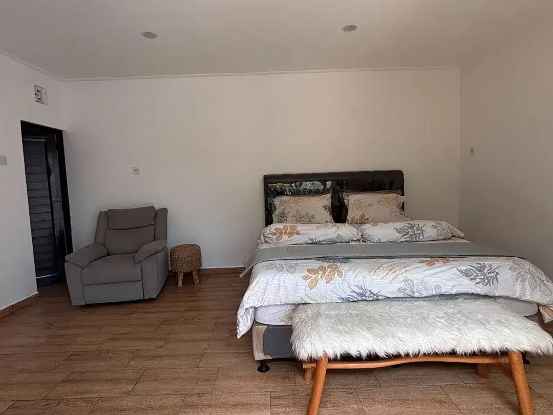 THREE-BEDROOMS VILLA FOR YEARLY RENT SANUR. BEACHSIDE - Image 7 of 10