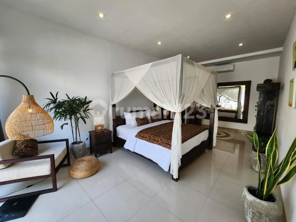 Villa Lengkap Strategis Nyaman Dekat Pantai Seminyak di Kerobokan - Image 3 of 4