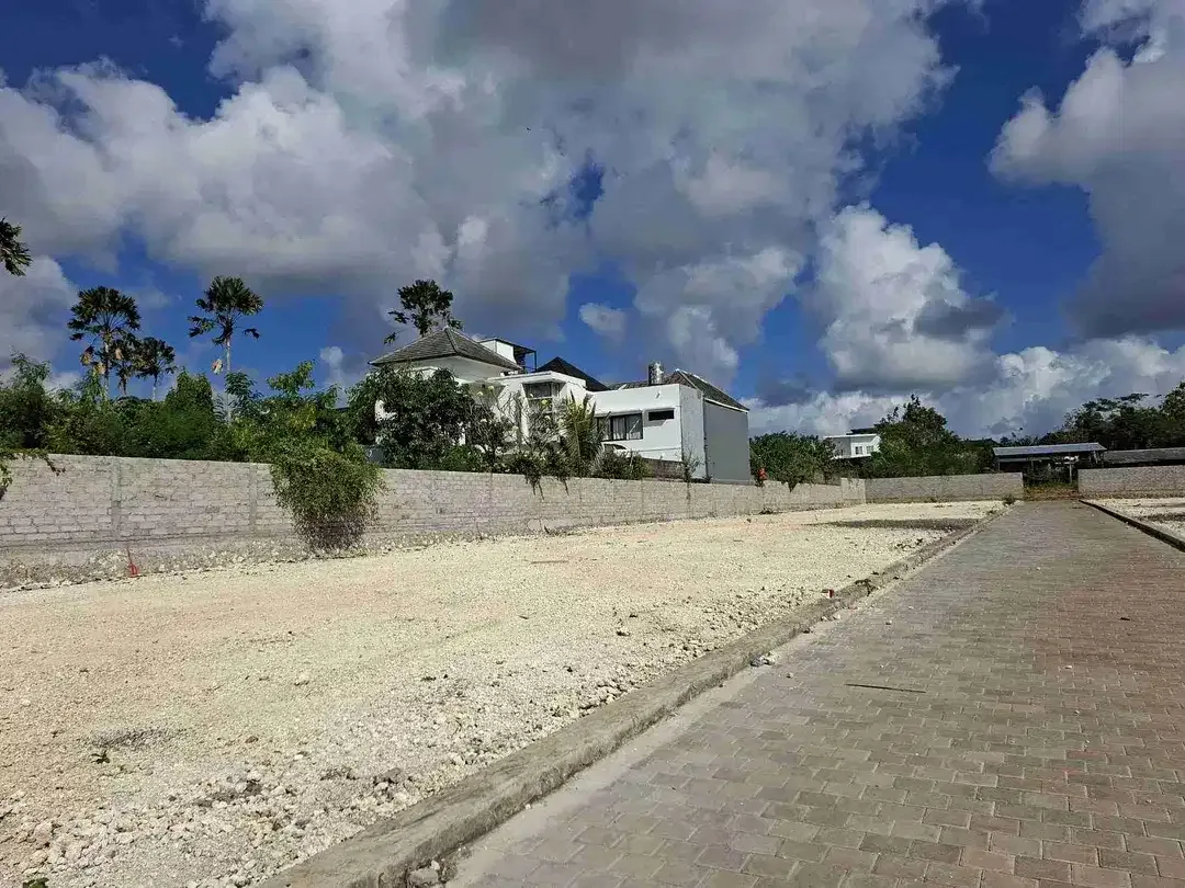 DIJUAL TANAH LINGKUNGAN ELIT JIMBARAN PURI GADING - Image 1 of 7