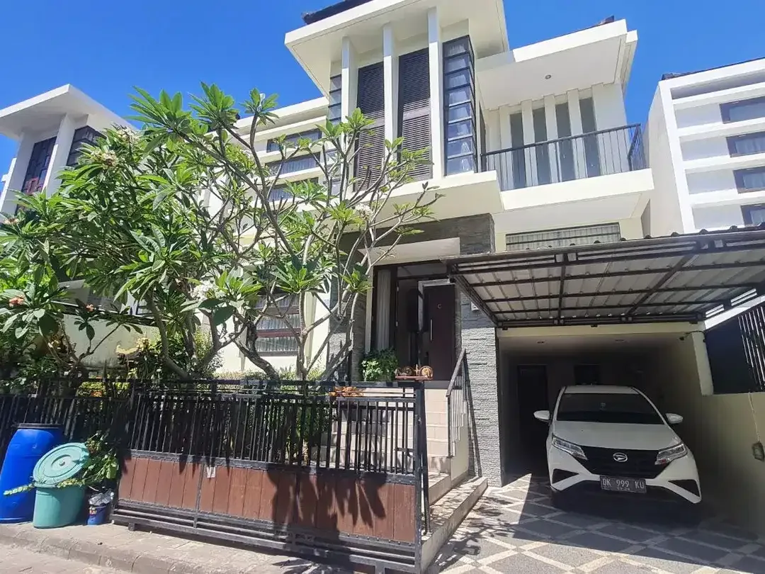 Disewakan Rumah Bagus area Renon - Image 2 of 10