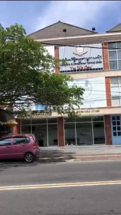 Dijual 2 Unit Ruko Premium 3 Lantai di Lokasi Strategis Jalan Utama - Image 1 of 4