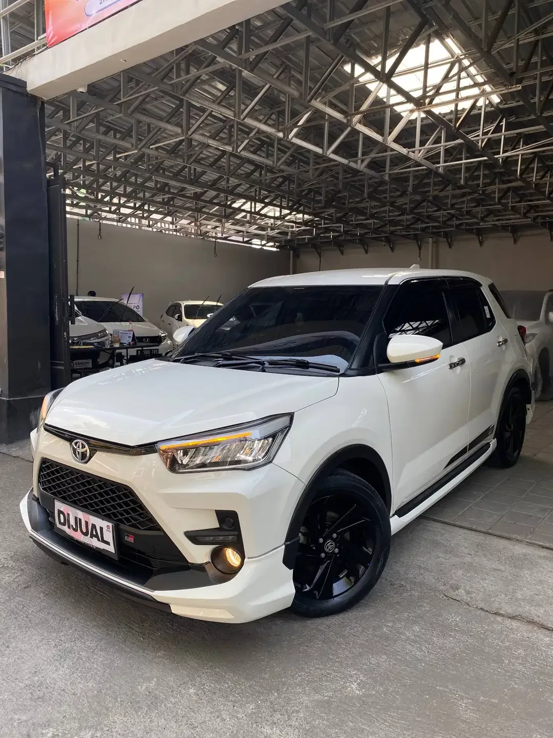 RAIZE GR 1.0 TURBO CVT 2021 - Image 2 of 10