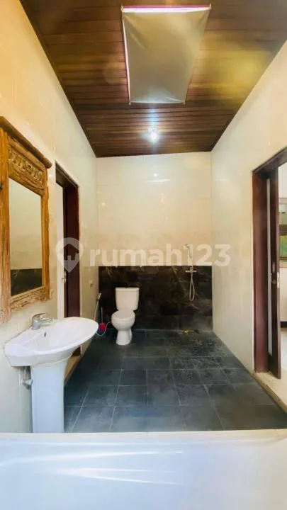Villa Dekat dan Area Pantai Tegal Wangi di Jimbaran - Image 2 of 4