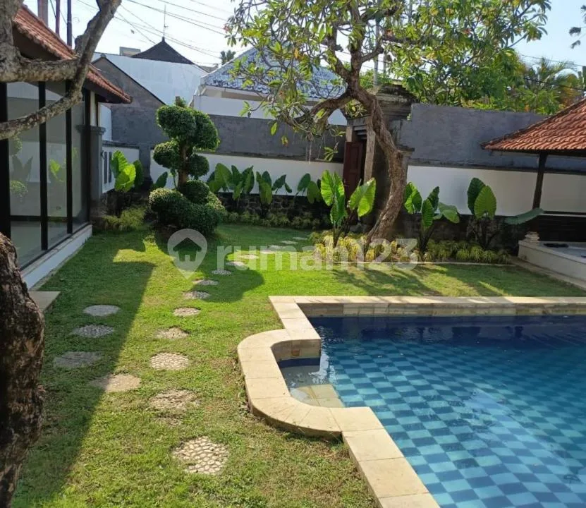 Dijual Villa Seminyak - Image 1 of 4
