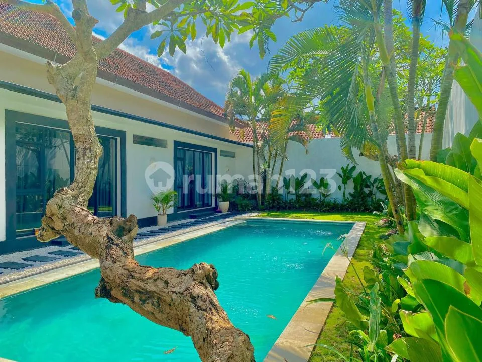 Disewakan Villa 3 Bedroom Lokasi Strategis di Krobokan - Image 2 of 4