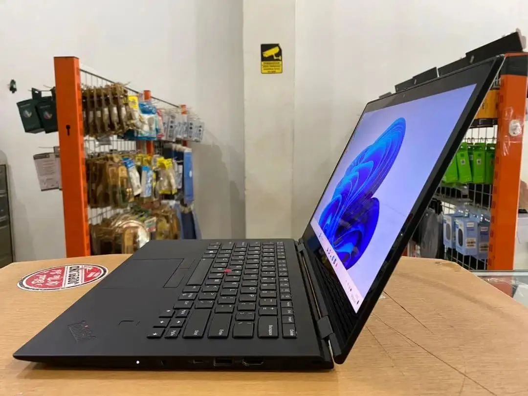 Lenovo ThinkPad X1 Yoga G3 Core i7Gen8 Ram 16GB SSD 256GB Touch Slim - Image 8 of 10