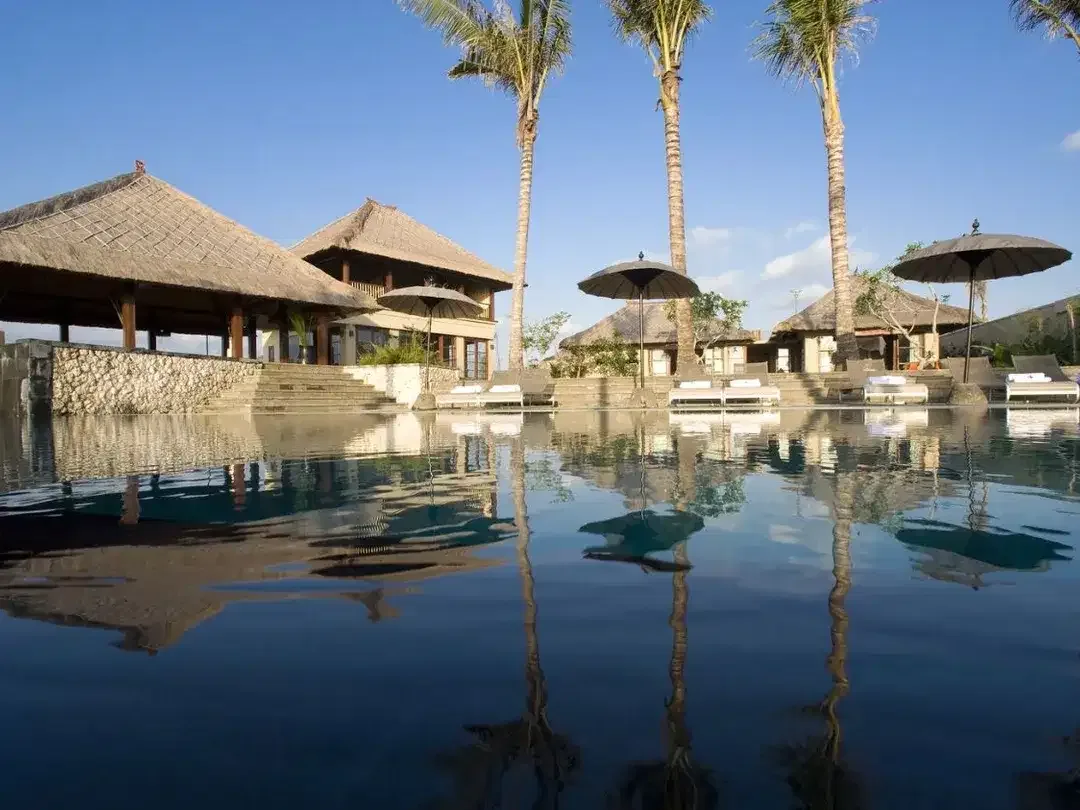 Freehold Luxury Ocean Front Villa in Canggu - Image 1 of 10