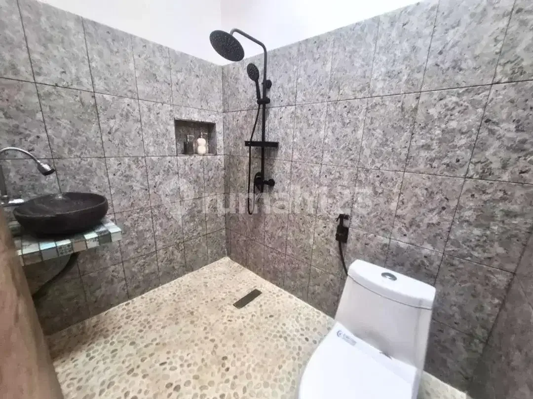 Dijual Rumah Modern Cocok untuk Investasi Jangka Panjang - Image 3 of 10