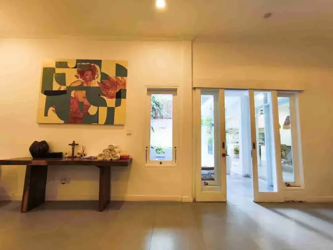 Commercial Luxury Villa Walking Distance to Canggu Beach Bali - Image 5 of 10