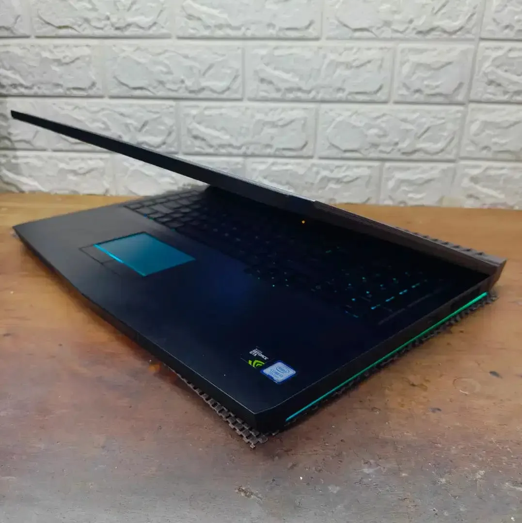 Dell Alienware 17 R4 intel Core i7 Gen-7 (16/512gb) GTX 1070 8gb JOSS - Image 4 of 4