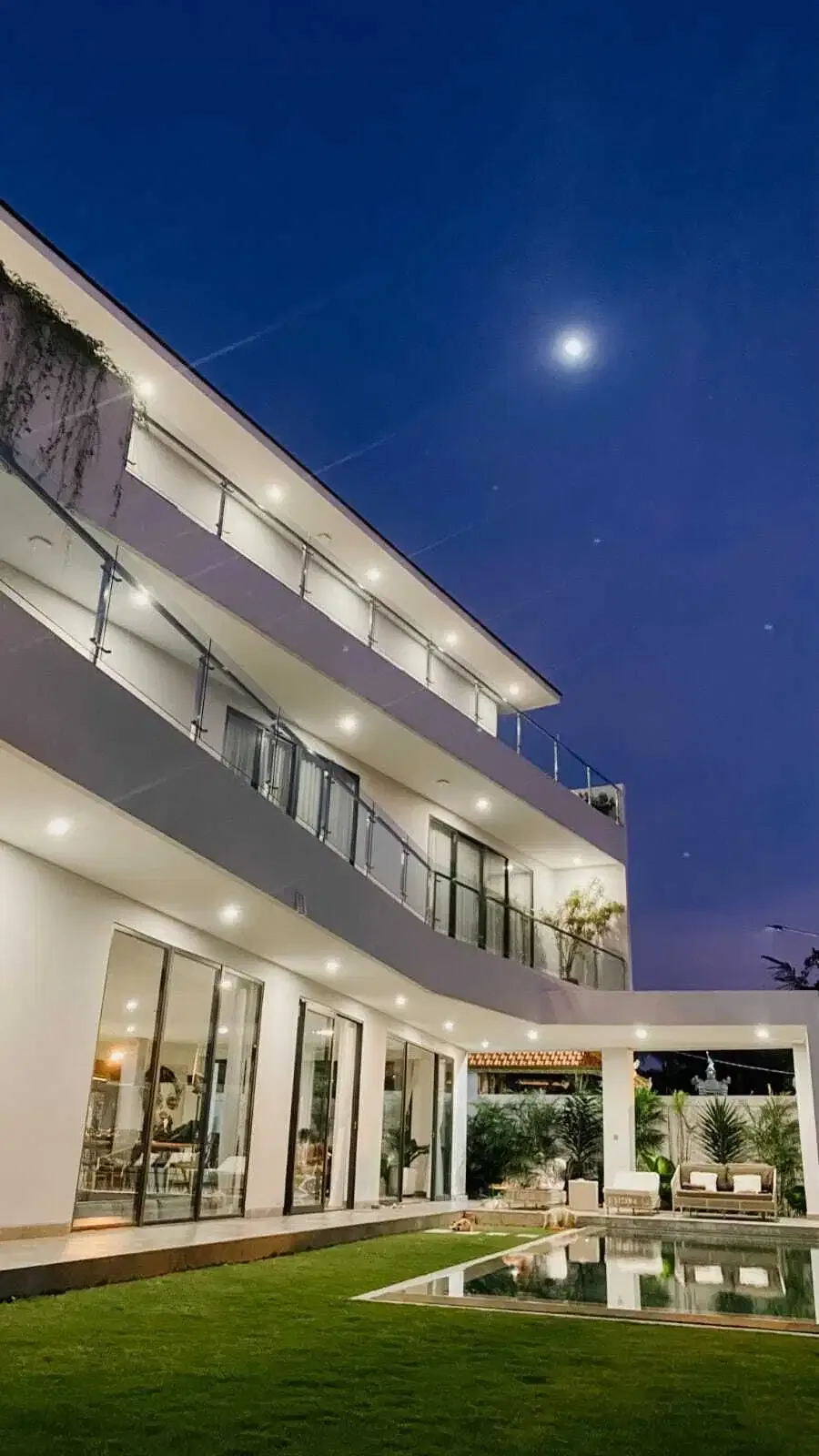 DIJUAL/DISEWAKAN VILLA LUXURY VIEW SAWAH & SUNSET DI PERERENAN - Image 3 of 10