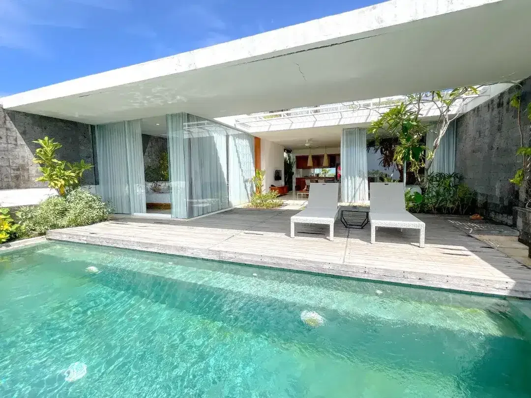 VILLA WITH PANORAMIC VIEW IN ULUWATU - Image 1 of 10