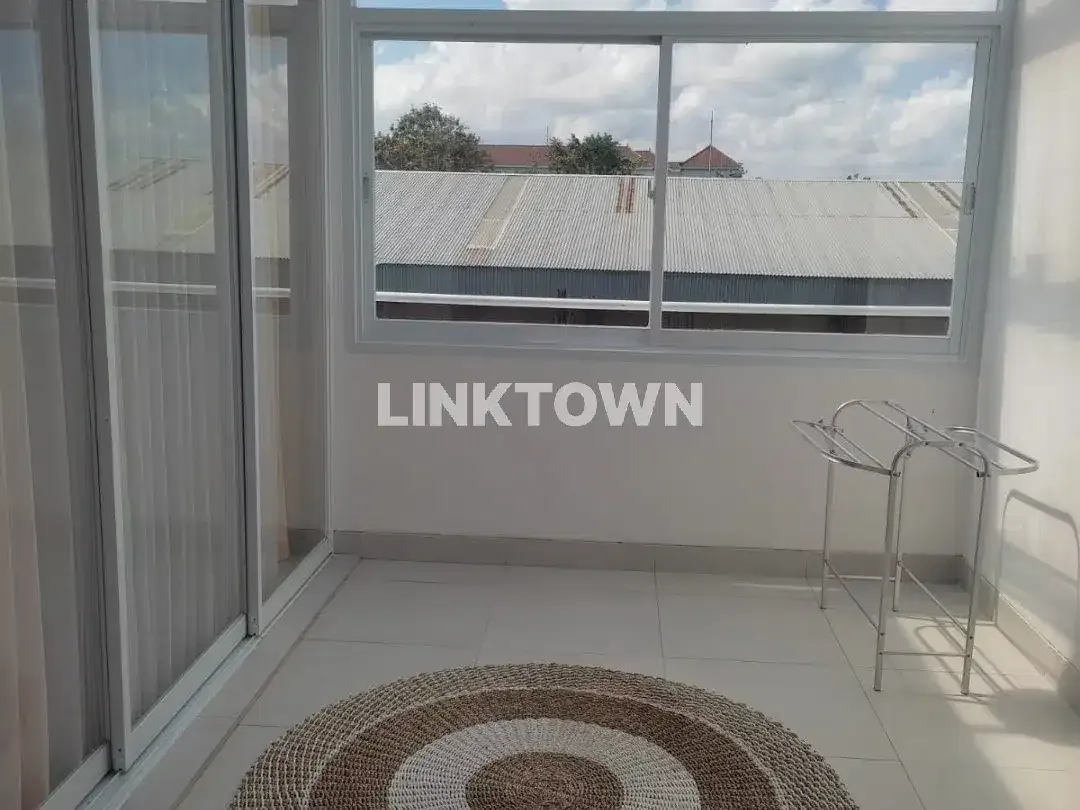 New Brand Modern 3 Bedrooms Villa, Perfectly Located In Jln Uluwatu - Image 8 of 9