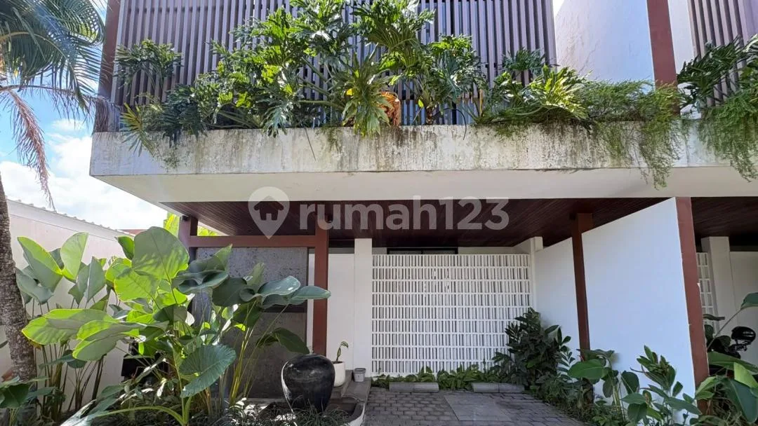 For Rent - Spacious 3Br Villa With Pool In Tumbak Bayuh Canggu - Image 3 of 4