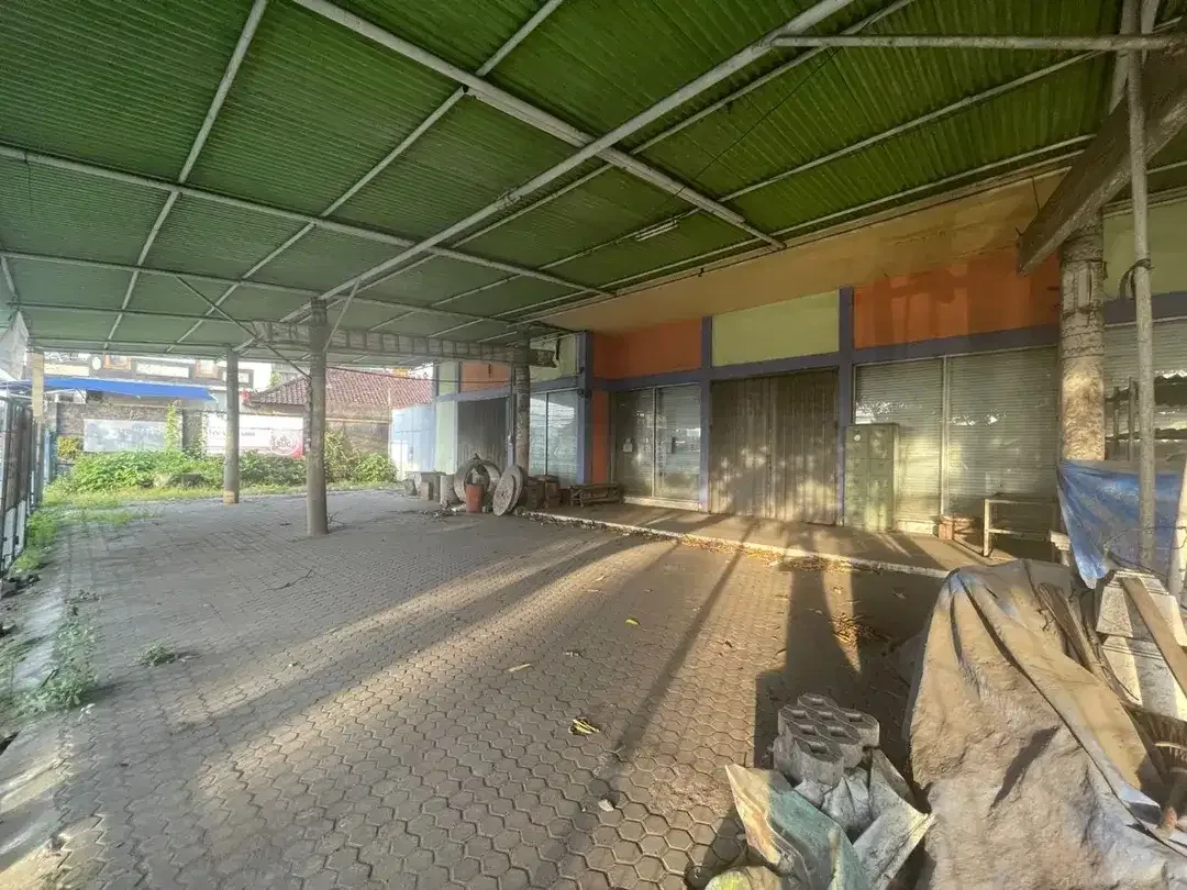 RUKO BESAR STRATEGIS DI JALAN UTAMA KEROBOKAN - Image 10 of 10