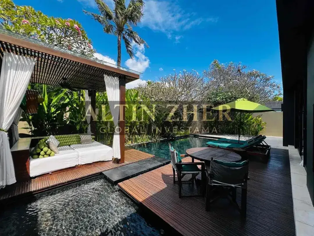 Dijual villa tropical di dalam kawasan hotel di Seminyak dan dekat dengan pantai. - Image 1 of 10