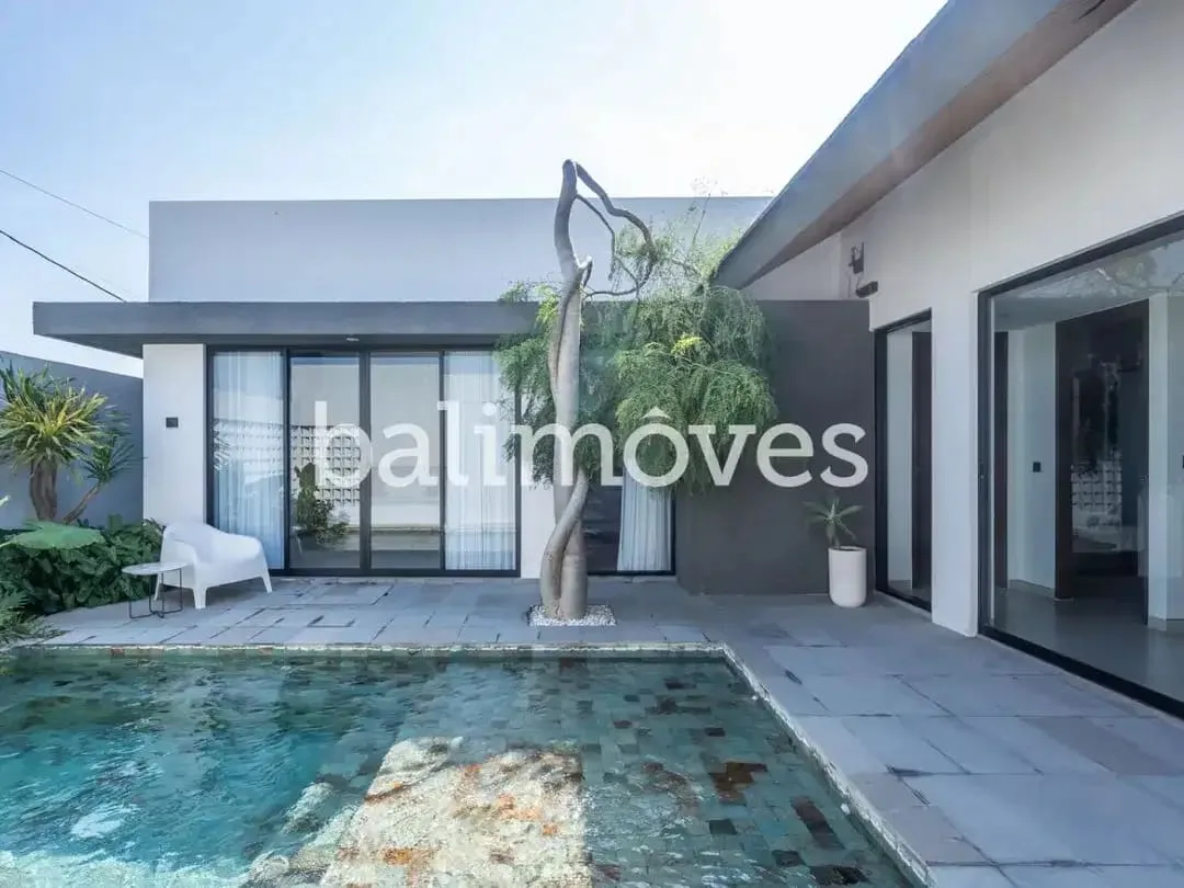 Vila Modern Dua Kamar Tidur yang Memukau di Sanur - Image 2 of 10