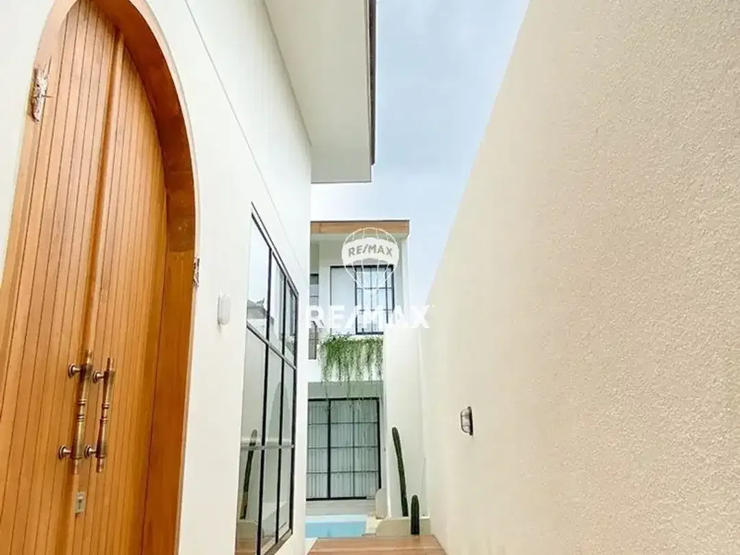 For Sale Luxury Villa In Sanur - Image 4 of 10