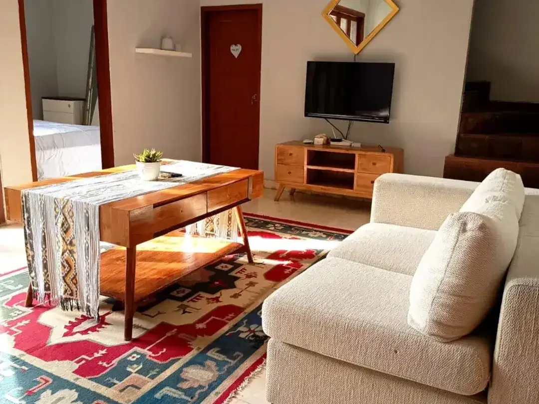 Rumah Fully Furnished di Perumahan One Gate System Dekat Mall Plaza Renon - Image 10 of 10