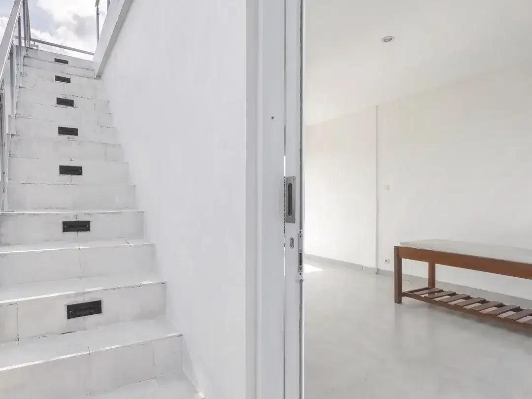 Leasehold - Stunning 5-Bedroom Luxury Villa with Ocean View in Canggu - Image 6 of 10