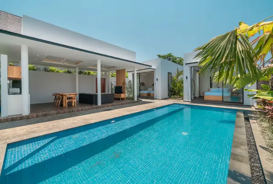 VILLA LEASEHOLD MODERN BEBAS BANJIR DI SEMINYAK - Image 2 of 10