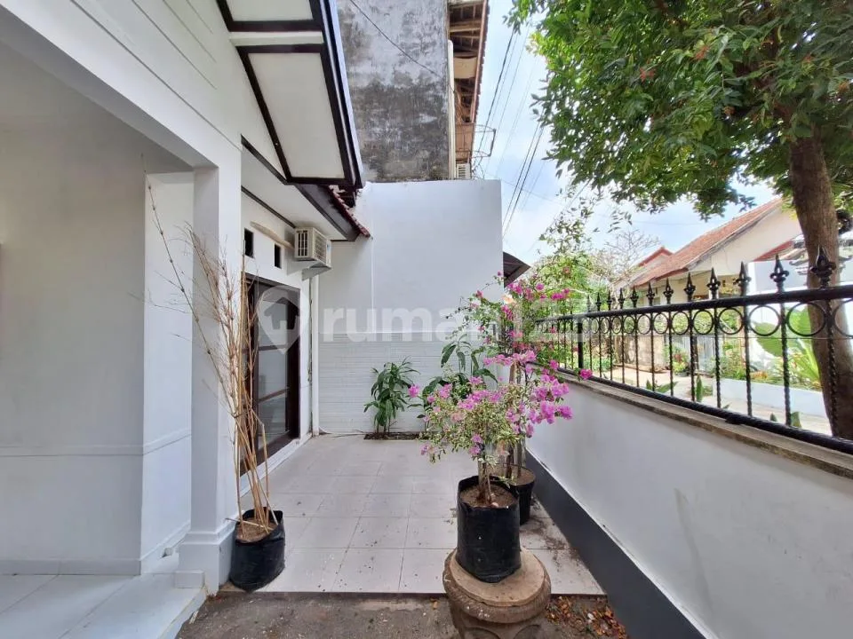Disewakan Rumah Minimalis dengan Rooftop di Balangan, Bali - Image 1 of 4