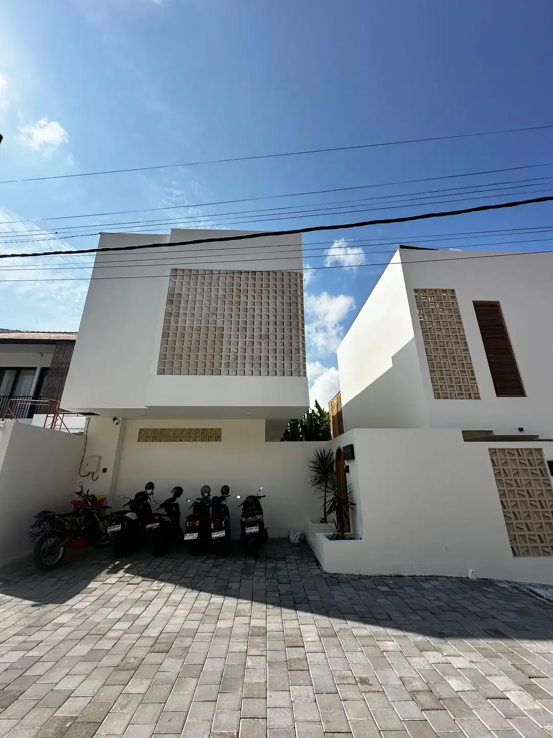 VILLA READY DESIGN SANTORINI AREA BEST CANGGU & BEST INVESTMENT - Image 3 of 10