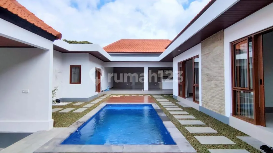 Open Plan 3 Bedrooms Villa In Kerobokan With Swimming Pool - Image 1 of 4
