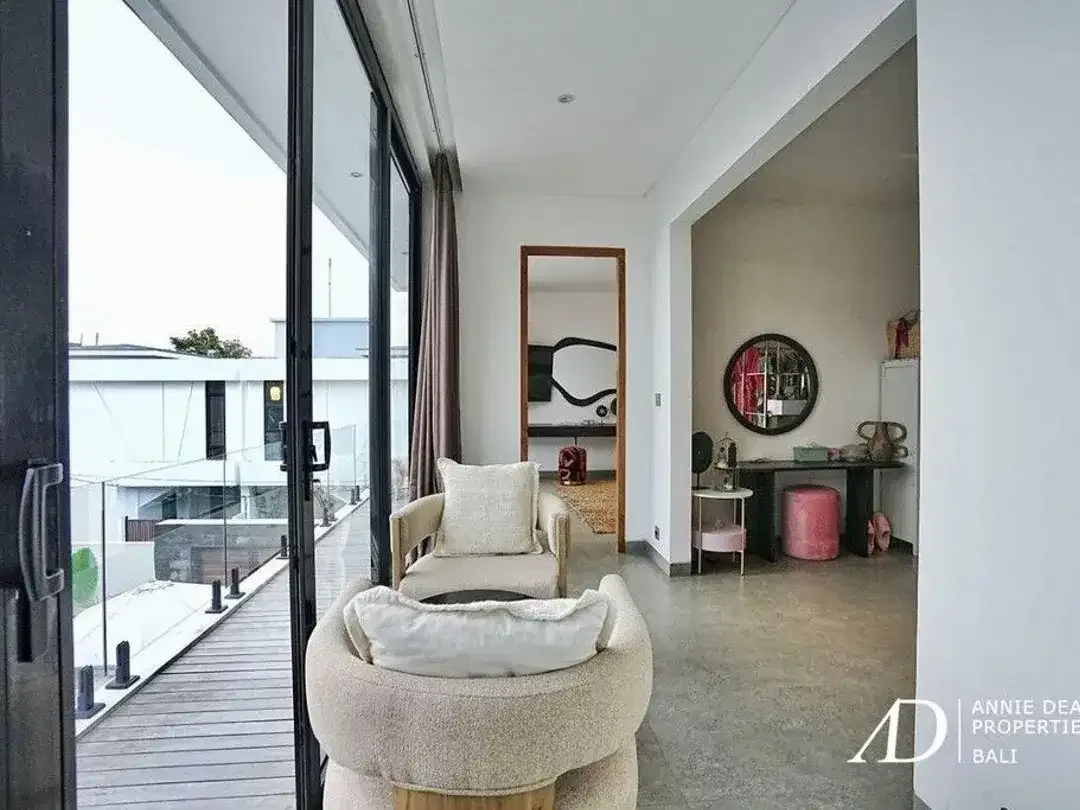 LEASEHOLD | 4-BEDROOM MODERN LUXURY VILLA IN UMALAS-BUMBAK - Image 8 of 10