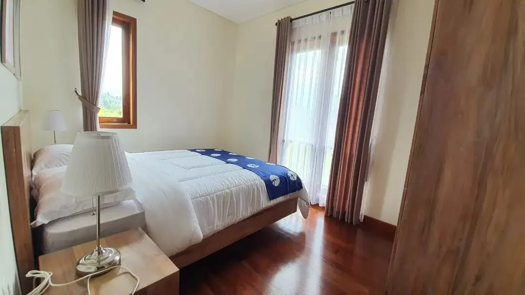 DIJUAL VILLA UBUD MODERN VIEW SPEKTAKULER ROOF TOP 3 LANTAI - Image 10 of 10