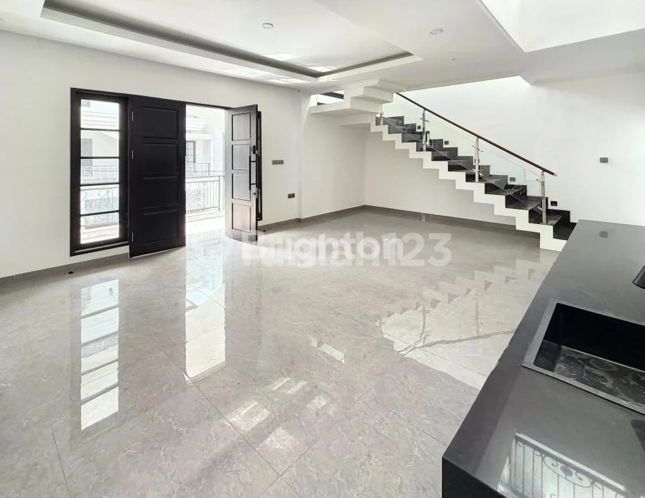 Rumah 3 Lantai Classic Modern di Tukad Pakerisan Denpasar - Image 2 of 4