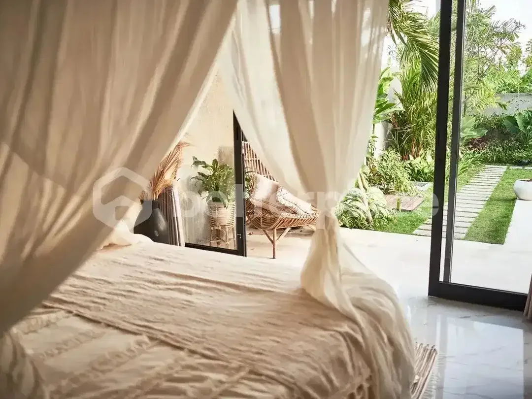 Modern 2 Bedroom Villa with Garden in Kerobokan - Image 10 of 10