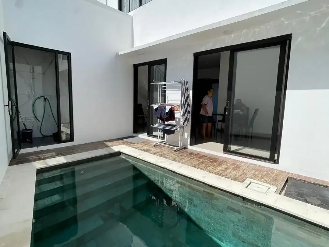Dijual !! Villa 2 Bedrooms Lokasi komplek Royal Taman Bali, Taman Mumbul- Benoa - Image 1 of 10