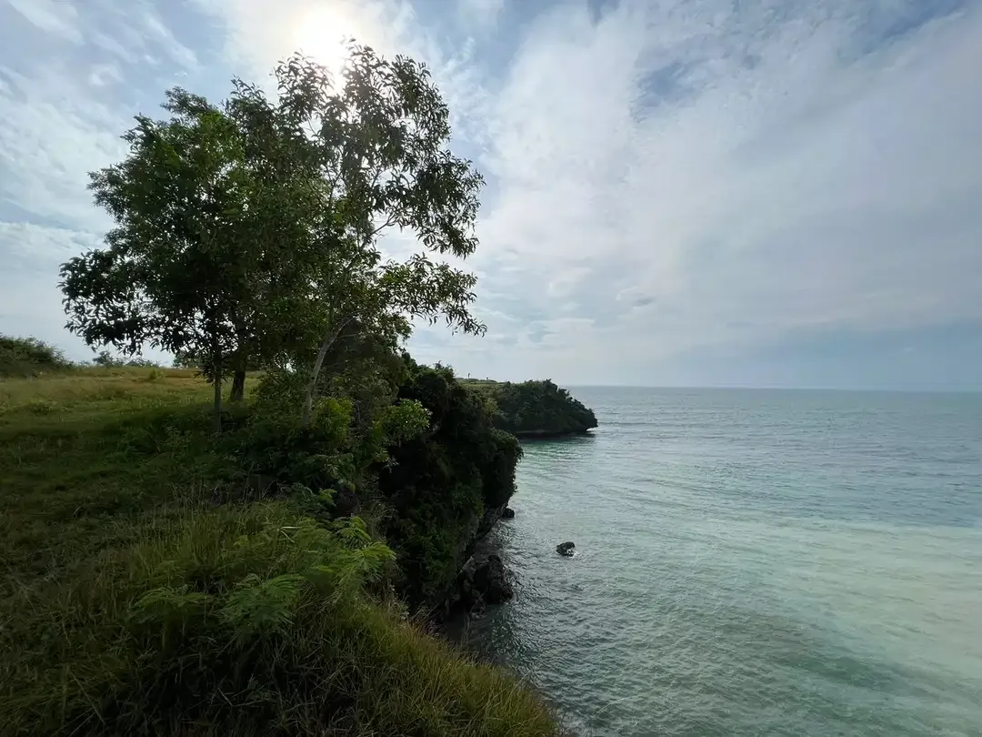 Tanah Spektakuler dan Premium View Puncak Tebing & Lapangan Golf - Image 4 of 7