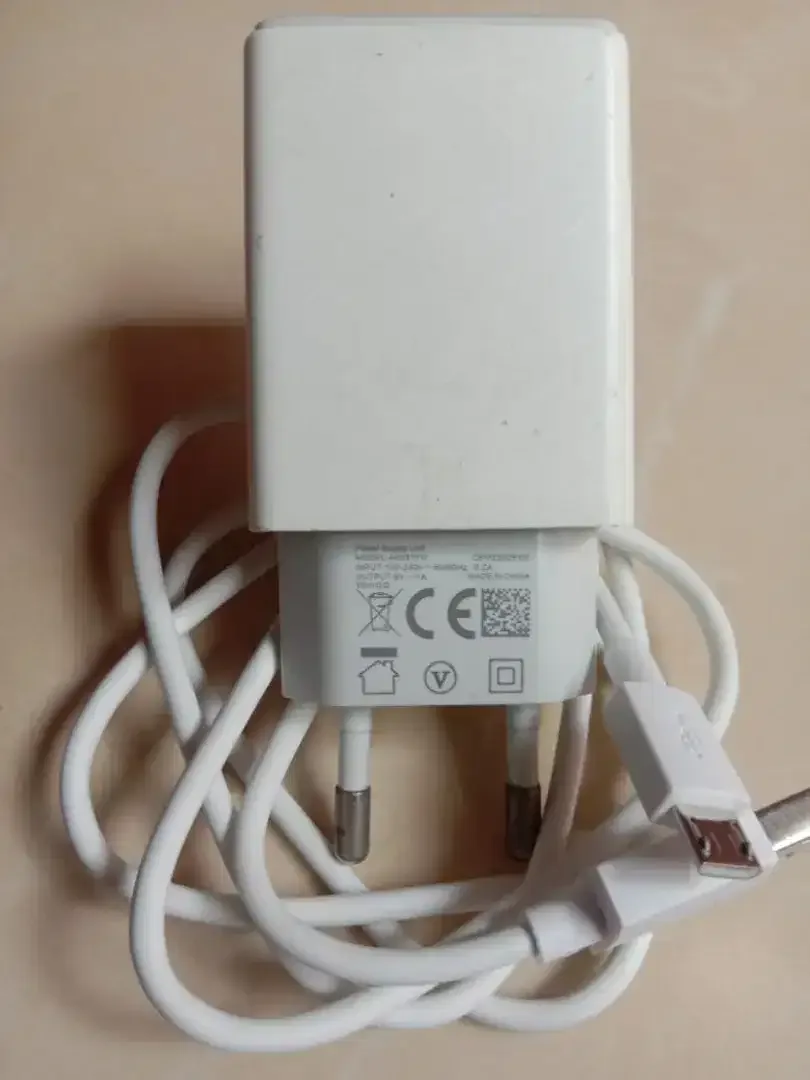 CHARGER BEKAS ASLI BAWAAN OPPO A3s, A1K, A71 MIKRO USB - Image 2 of 3