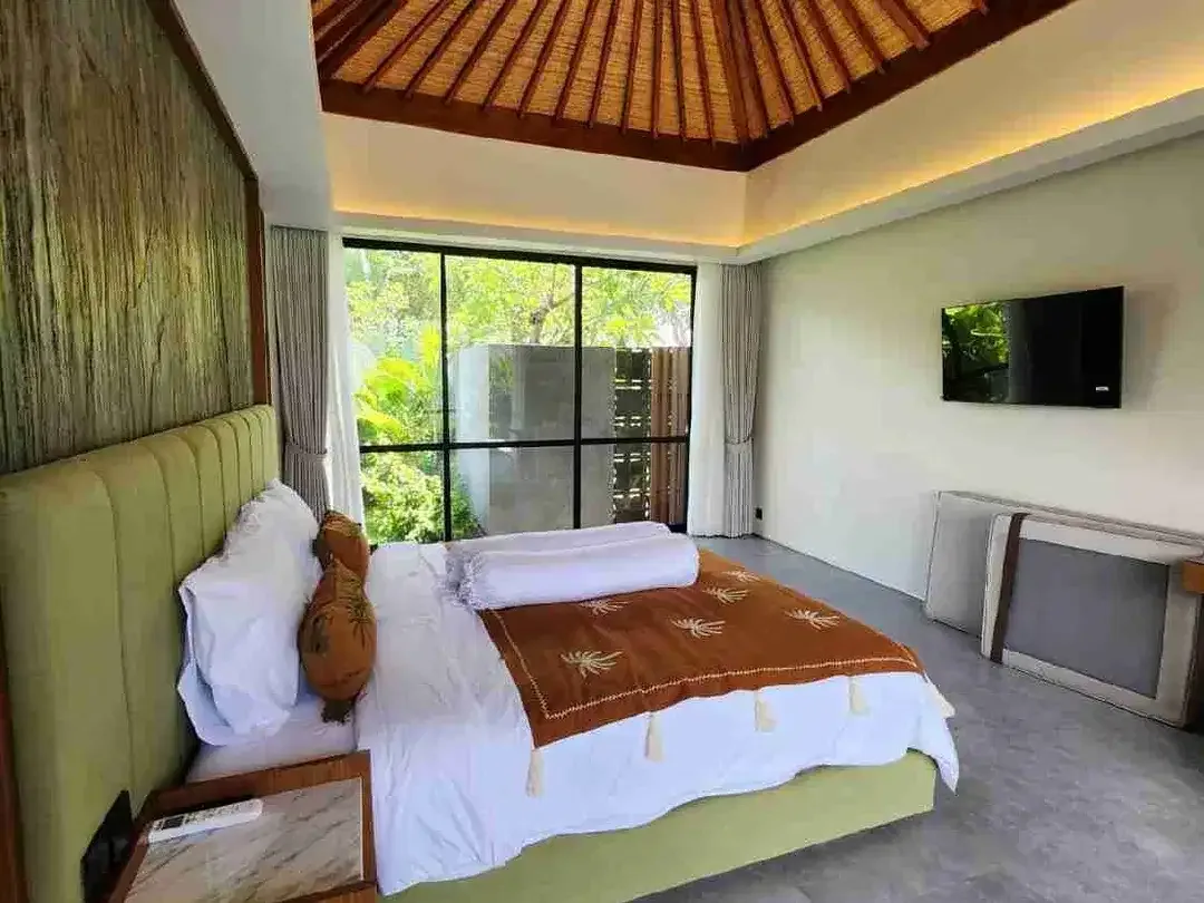 Dijual Luxury Villa 3 bedroom di kawasan elite Jimbaran Hijau dengan one gate system dan  Full Furnished - Image 8 of 10