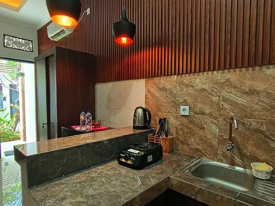 AMR.087.EIJ | FOR MONTHLY RENT – Modern Studio Apartment in Sanur - Image 9 of 10