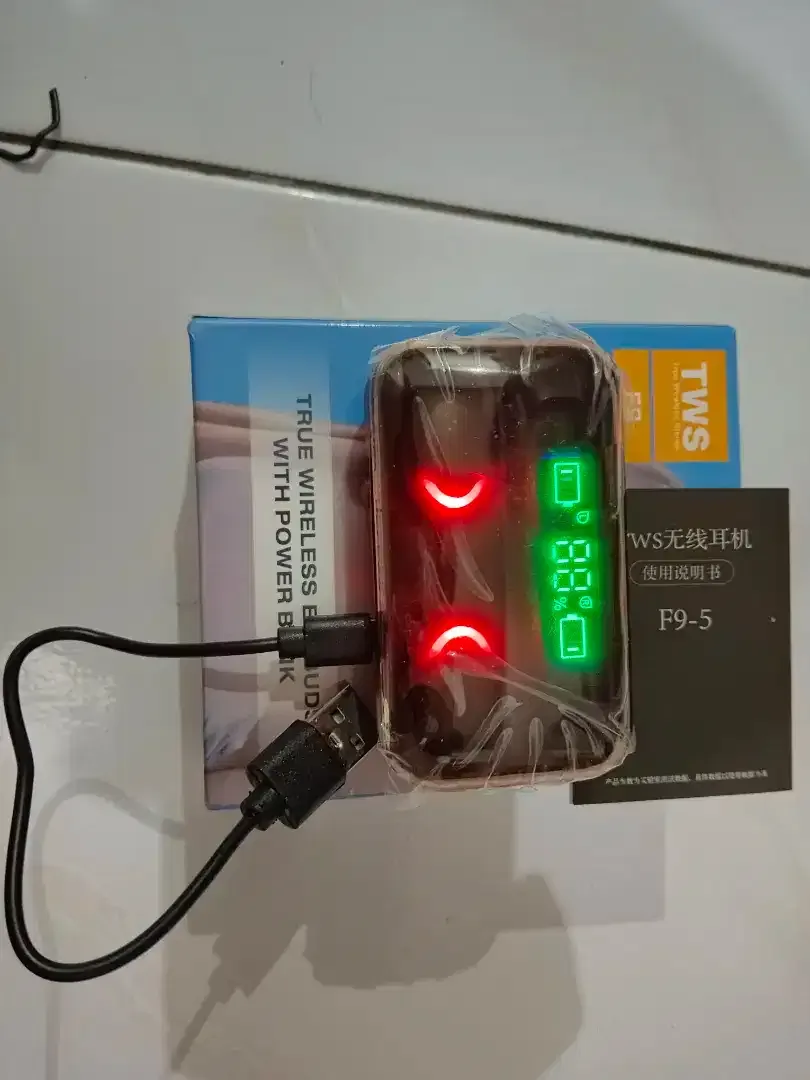 50rb BARU-Headset Handsfree earphon bluetooth Led Smart with Powerbank - Image 1 of 4