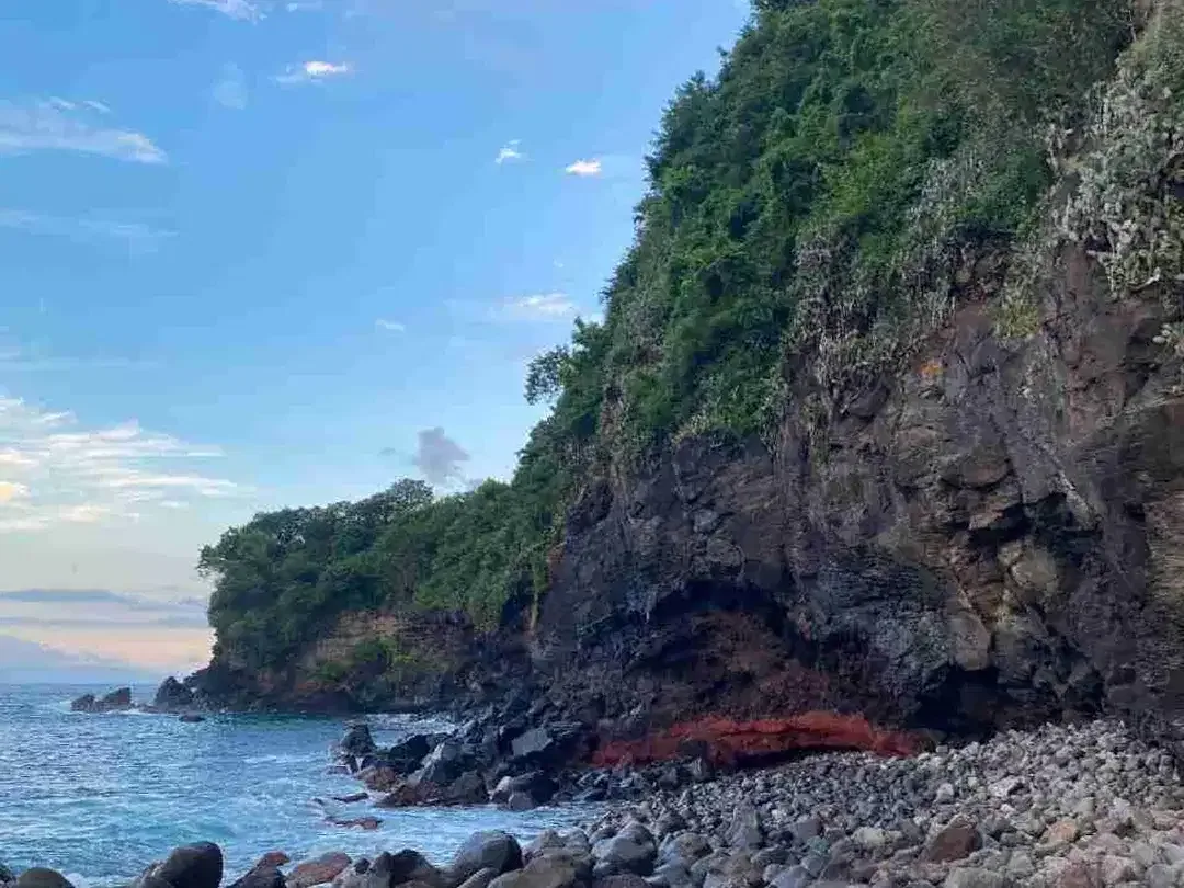 Tanah Tepi Tebing Pantai Seraya Karangasem Bali - Image 5 of 9