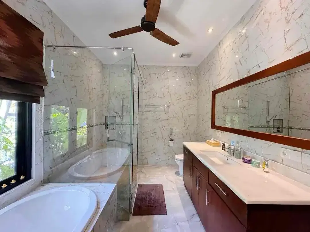 BEAUTIFUL 3 BEDROOMS SINGLE LEVEL AT BERAWA CANGGU - Image 4 of 10