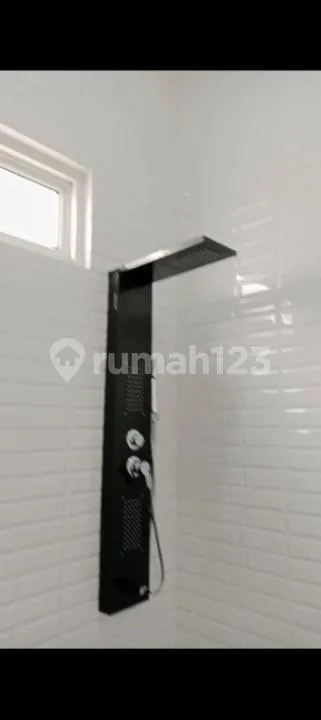 Rumah Minimalis Glass House Siap Huni Lokasi Strategis - Image 3 of 4