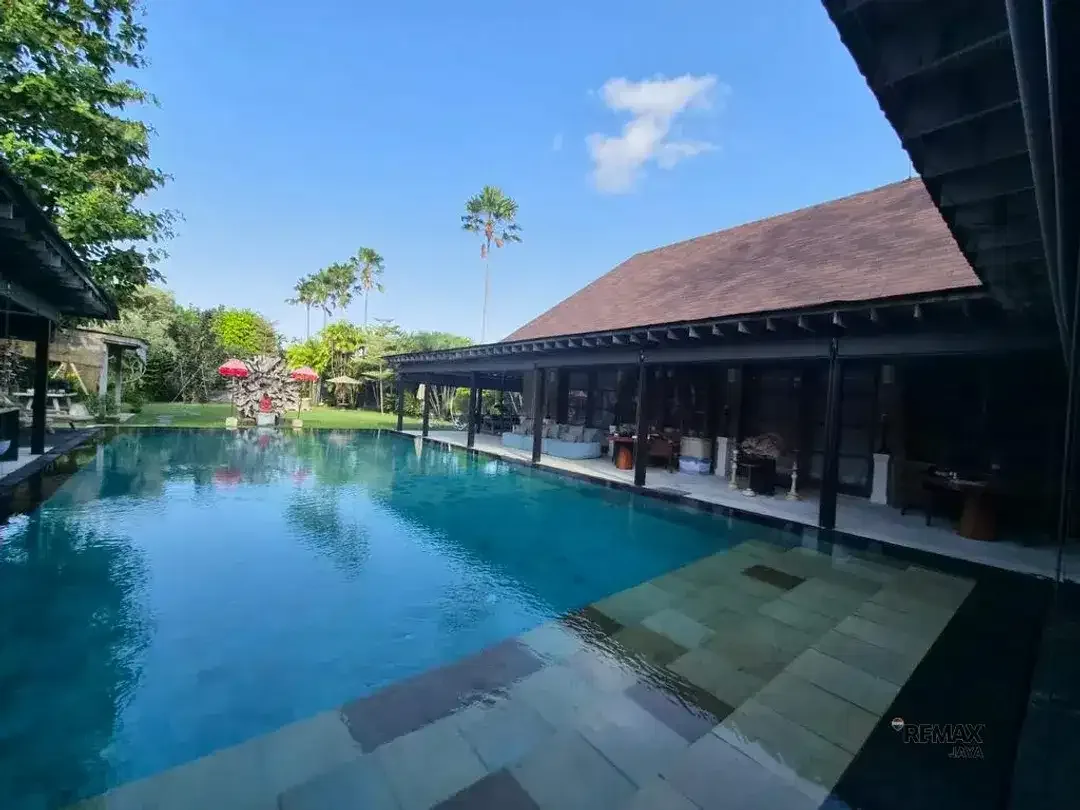 Villa Premium 4 Kamar Tidur Disewakan di Kerobokan, Badung - Image 2 of 5