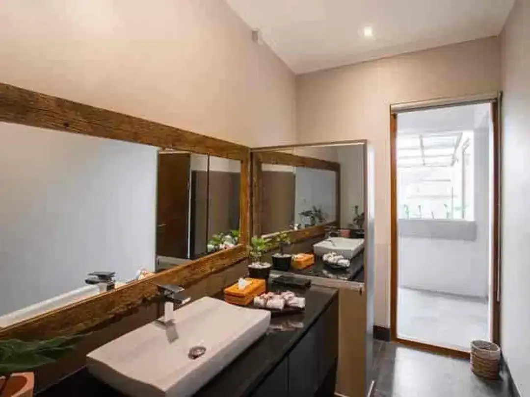 For Sale : Modern Villa Ricefield View In Central Berawa Canggu - Image 10 of 10