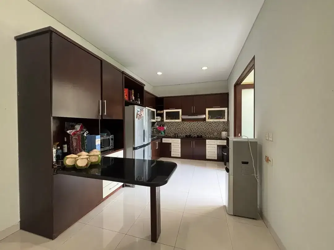 SPACIOUS 4BEDROOM HOUSE IN HARVESTLAND KUTA - Image 10 of 10