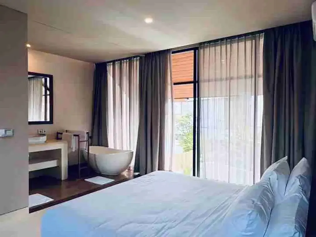 DISEWAKAN VILLA MEWAH FULL FURNISJ DEKAT PANTAI BRAWA LS - Image 10 of 10