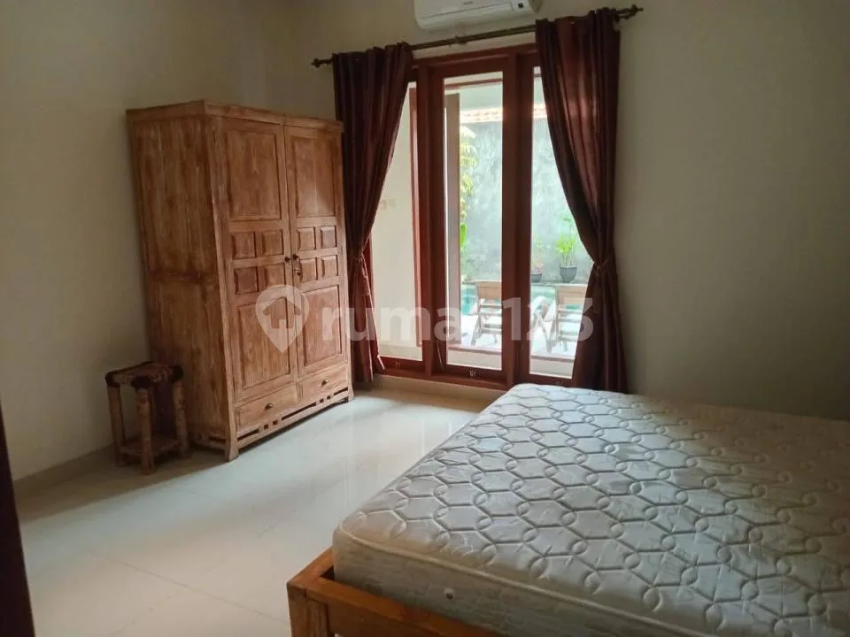 Villa dengan Kolam Renang Lokasi Strategis Full Furnish di Sanur - Image 1 of 4