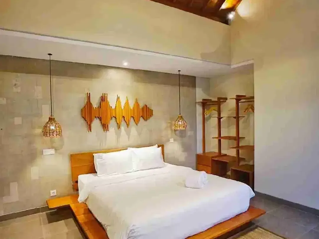 VILLA IN TUMBAK BAYUH FOR RENT - Image 5 of 10