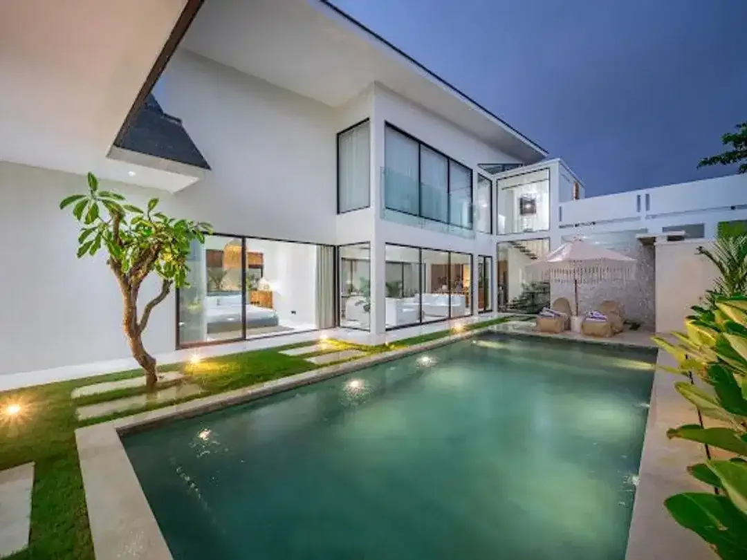 For Sale Villa 4 Bedroom - Central Seminyak - Image 7 of 10