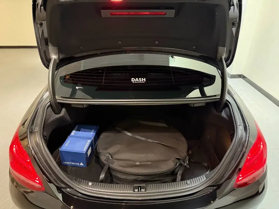 C200 AMG 2018 C200 AMG line 2018 C200 W205 C200 avantgarde mercy C200 - Image 8 of 10