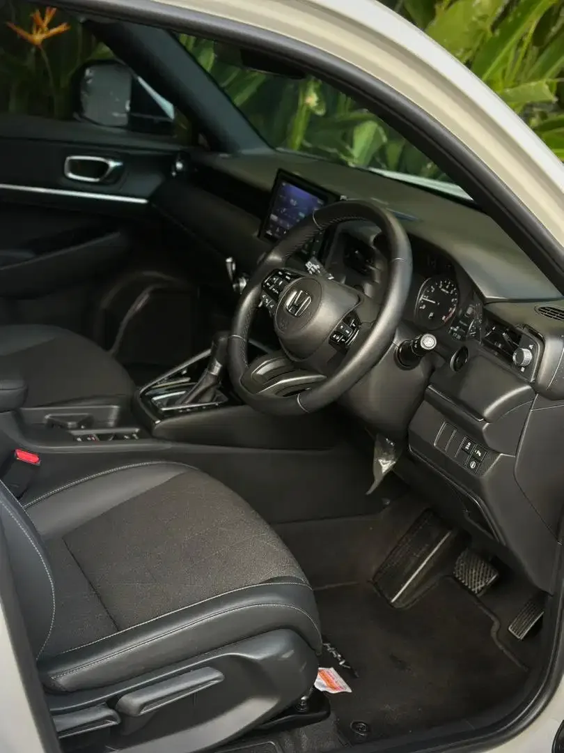 All New HR-V 1.5 SE Last Edition Panoramic 2025 Asli Bali ODO 2000 - Image 7 of 10